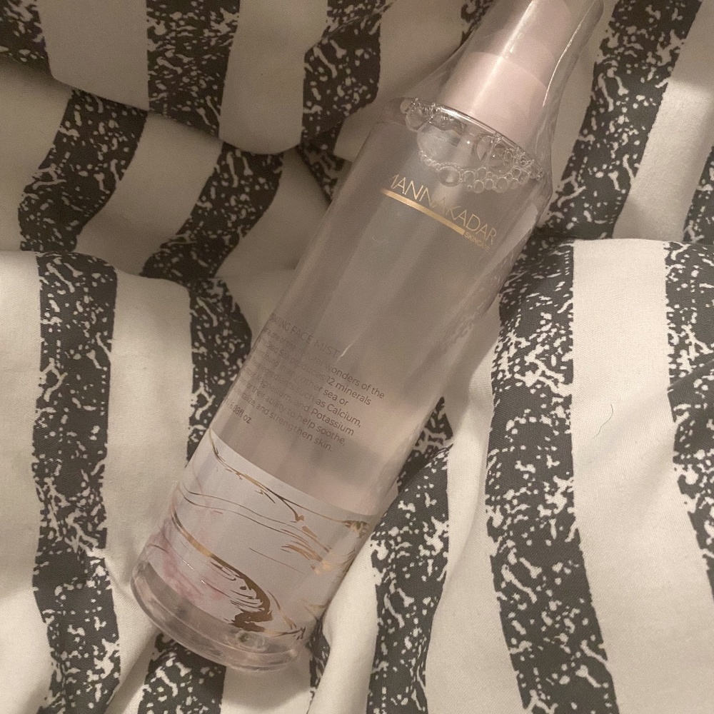 Manna kadar Hydrating Face Mist